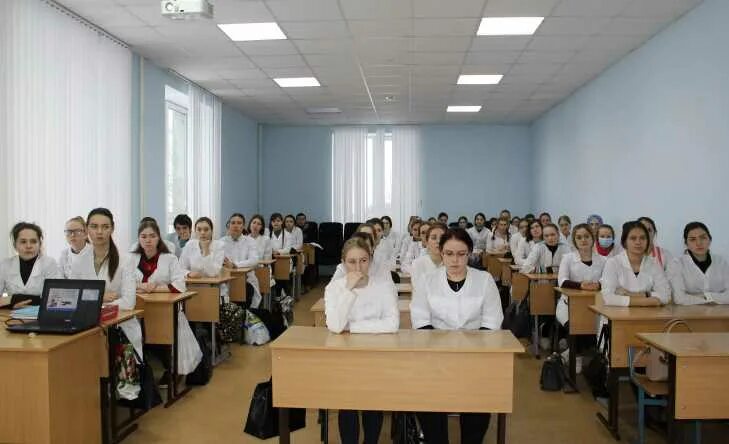 Медколледж Альметьевск. Альметьевский медицинский колледж (бывш. Медицинское училище). АМК колледж Агинское. Сайт альметьевского медицинского колледжа