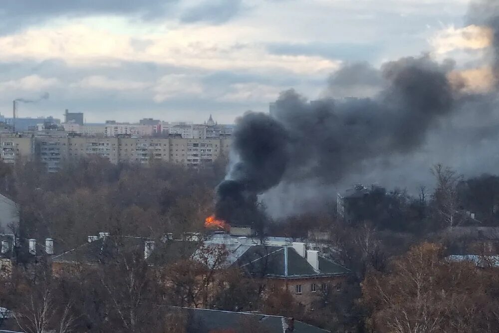 Что горит в нижнем новгороде. Усиевича Нижний Новгород. Пожар на Усиевича сегодня. Сгорел Барак в Кстово Нижегородская 21. Царь сгорел в Нижнем Новгороде.