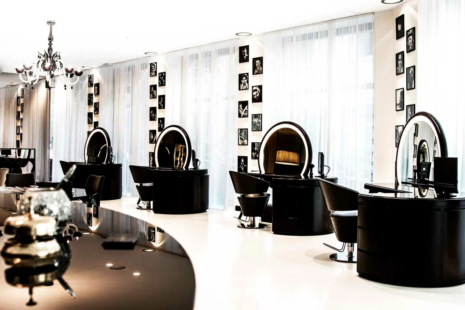 Мебель для парикмахерской. Рабочее место парикмахера передвижное. Профессиональная мебель. Кресло для парикмахерской. Мебель для парикмахерской.