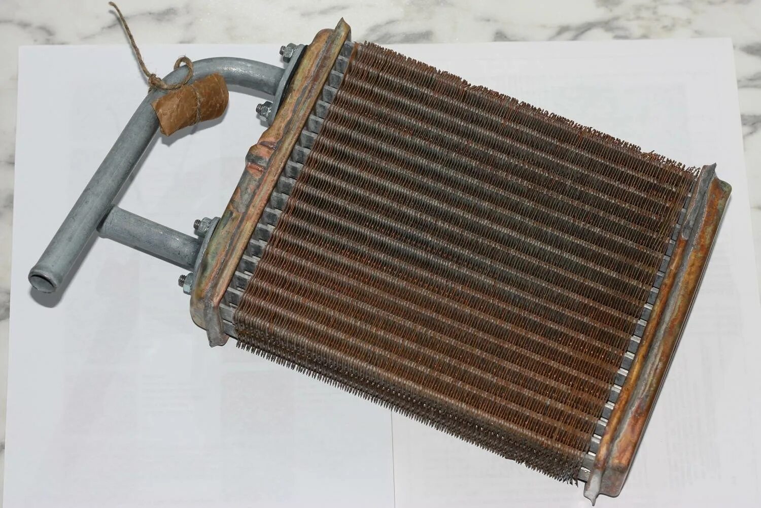 Радиатор отопителя opel omega 2004. Медный радиатор отопителя nissan x-trail. Радиатор отопителя дискавери 4. Радиатор отопителя ваз 2101 медный. Радиатор печки додж караван 2.