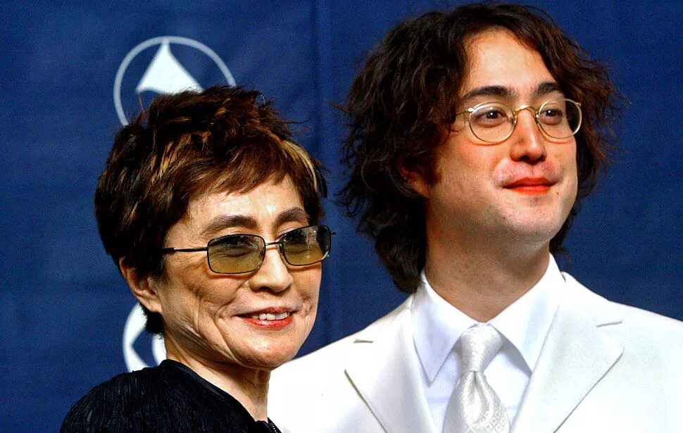 Вдова леннона. Сын Джона Леннона и Йоко. Шон Леннон. Джон Леннон и Йоко оно. Сын Джона Леннона и Йоко оно фото.