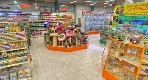 В зоомагазине представлено 2400 наименований товаров