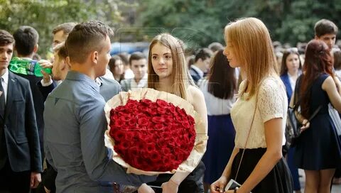 В колледж на 1 сентября дарят цветы