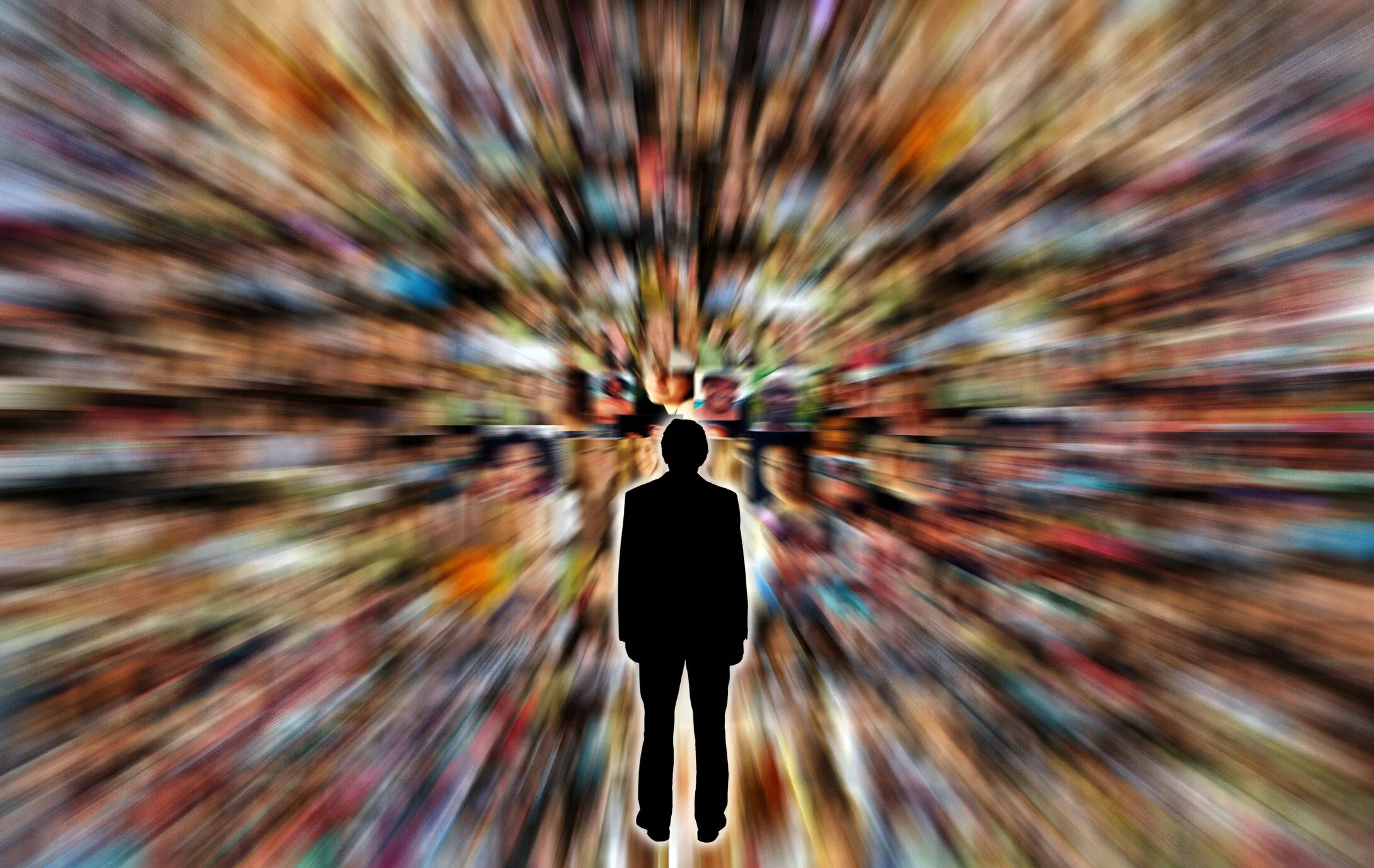 Люди видящие время. Люди вокруг человека. Окружающие люди. Поток информации. Много информации.
