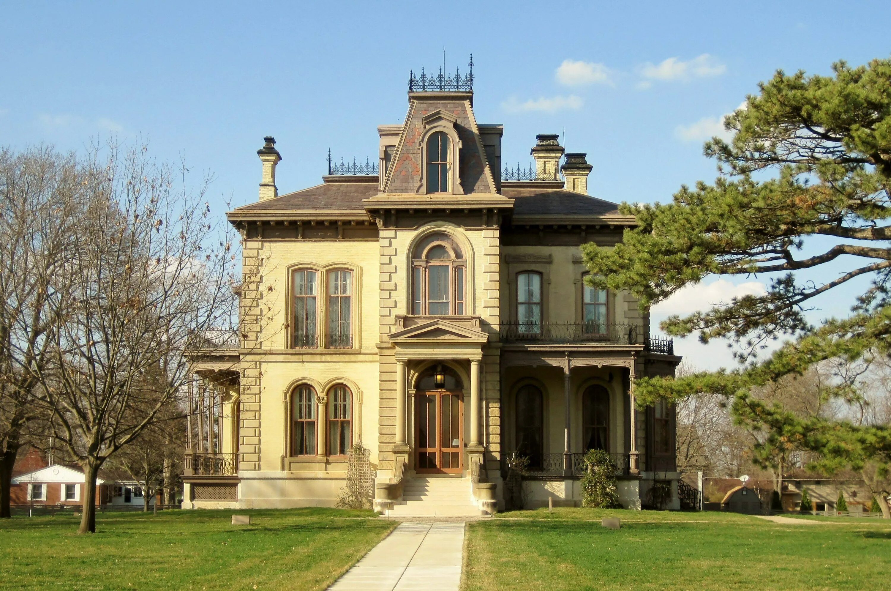 Вилла Ампир Франция. Викторианский дом Иллинойс Mansion. Особняк в стиле классицизм Англия. Архитектурный стиль Italianate США.