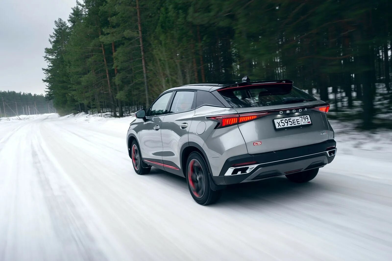 Джили омода с5. Омода с5 полный привод обзор. Омода с5 полный привод обзор. Кроссовер омода с5 характеристики. Omoda c5 230t.