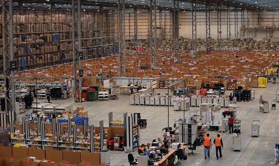 Амазон как работает. Принцип работы амазон. Склад китай. Как работает амазон. Склад амазон.