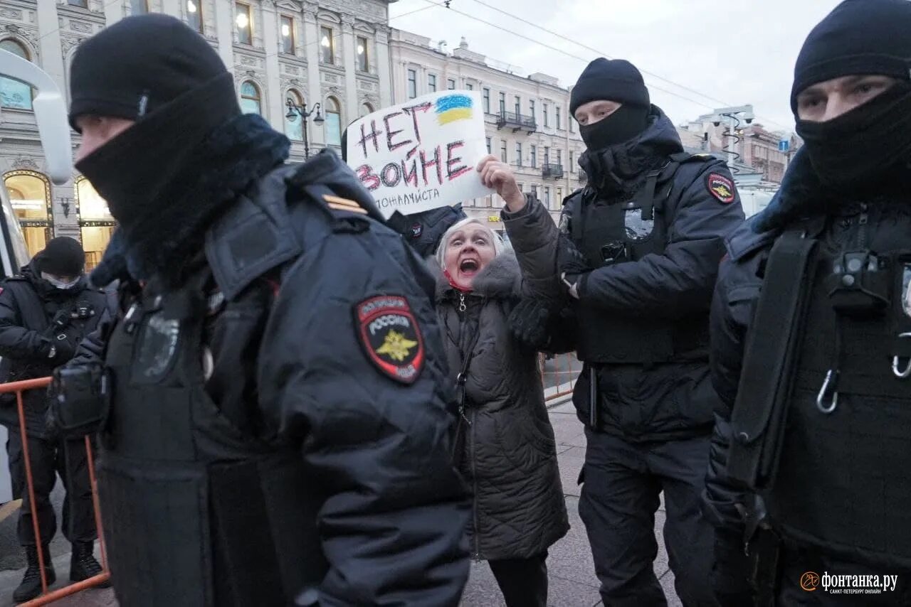 Митинг 17. Митинг навального 2021 в москве. Протесты в россии сейчас в москве. Митинг в питере 24 02 2022. Митинг 17.