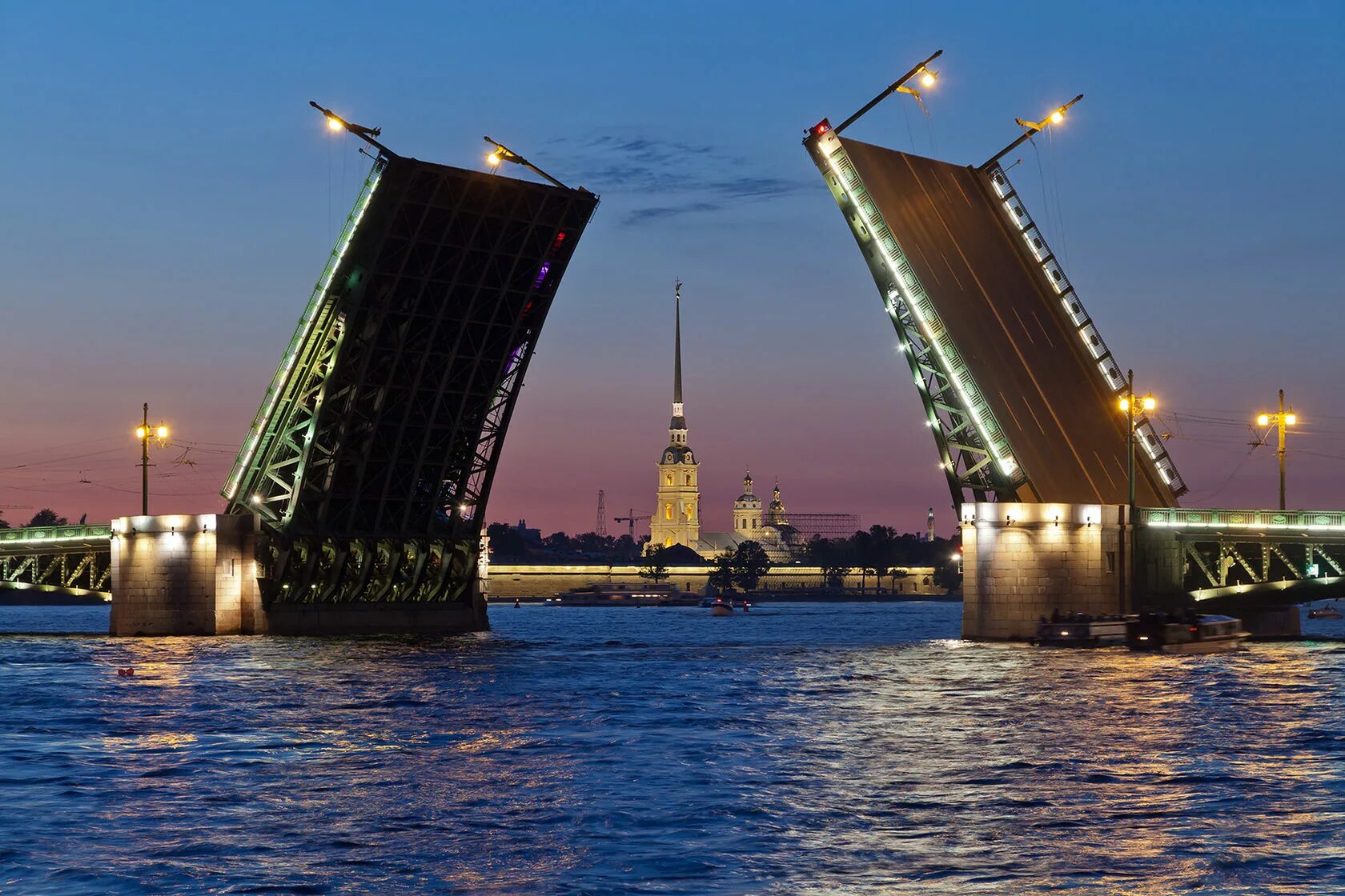Разведение мостов в санкт петербурге на теплоходе. Разводной мост в санкт-петербурге. дворцовый мост питер. разводной мост в санкт-петербурге дворцовый мост.