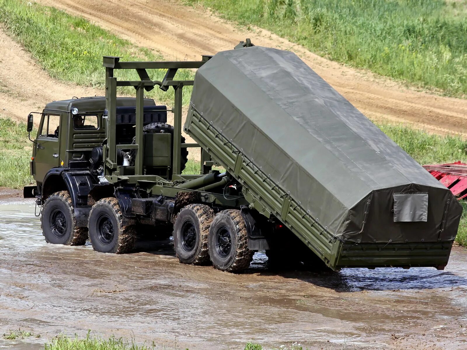 Военные машины камаз. КАМАЗ-63501 8х8. КАМАЗ 63501 армейский. КАМАЗ-6560 Торнадо. КАМАЗ 6350 артиллерийский тягач.