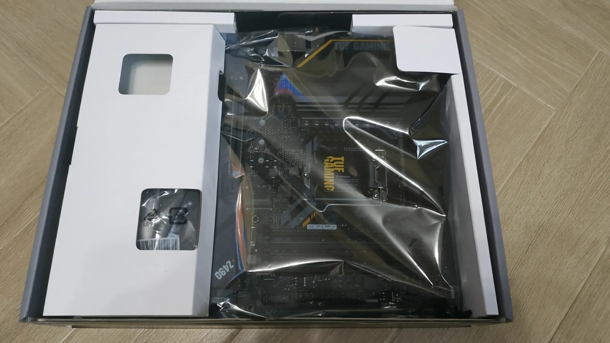 Tuf gaming z490 plus. ASUS TUF Gaming z490-Plus (Wi-Fi) LGA 1200.