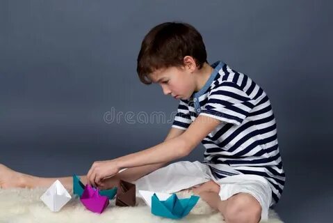 Мальчики играют на раздевание