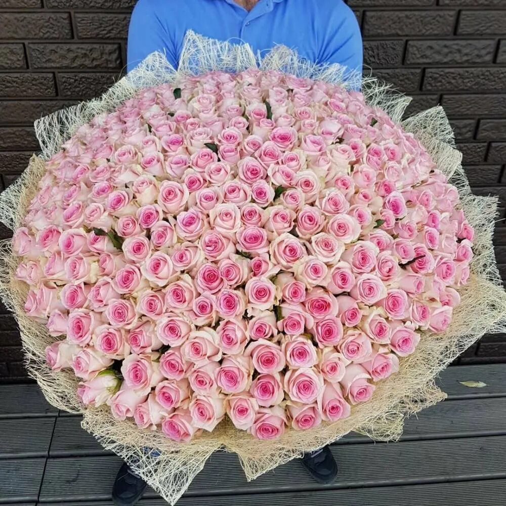 Большие букеты цветов. Букет шикарный. Шикарный букет из роз. Огромный букет цветов. Большие букеты доставка