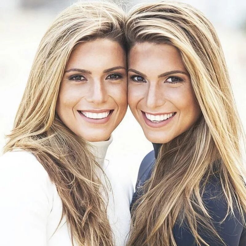 Красивая фотосессия с лошадью. Лошади близнецы. Конь и жеребенок. Лошадь близнецы мужчина характеристика. Жеребёнок и белая лошадь.