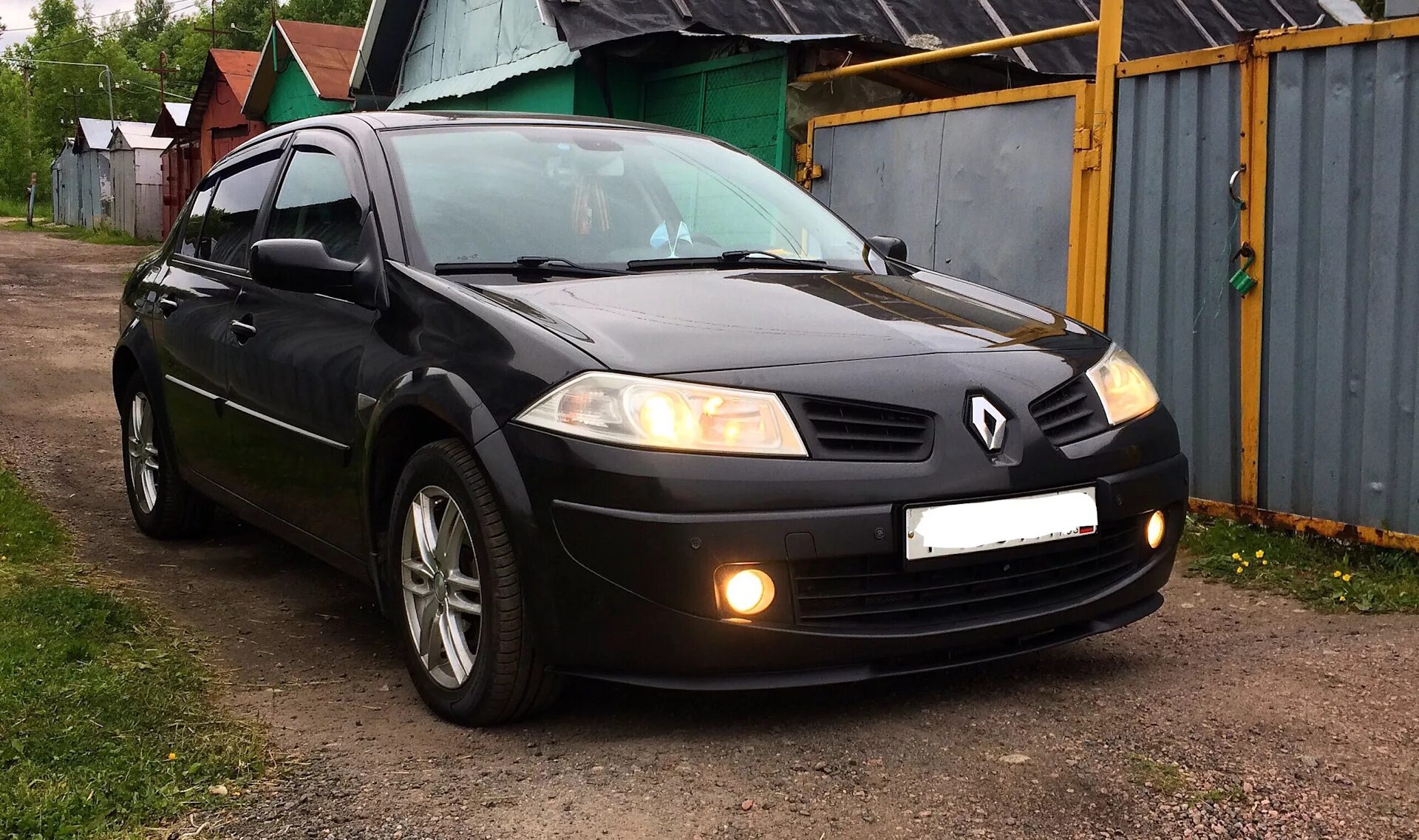 Куплю renault megane 2. Рено Меган 2 2008. Рено Меган 2 2008 года. Renault Megane II 2008. Рено Меган 2 седан черный.