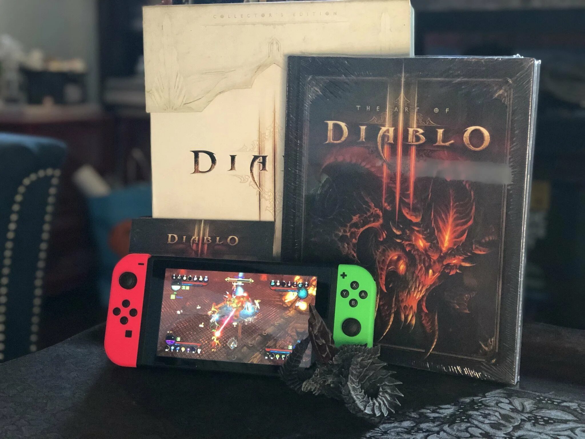 Nintendo switch diablo 3. Диабло 3 Нинтендо свитч. Diablo 3 Nintendo Switch. Игровая приставка Nintendo Switch Diablo III Limited Edition. Nintendo Switch Diablo Edition.