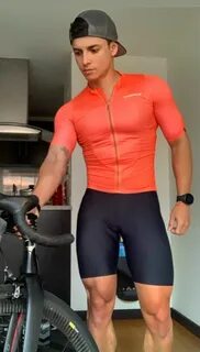 LyCRaS LoVe (43k) on Twitter Lycra men, Cycling outfit, Cycling attire 