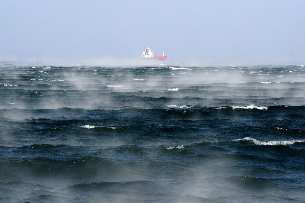 Владивосток море. Море парит. Кипящее море. Парение моря. Кипение моря