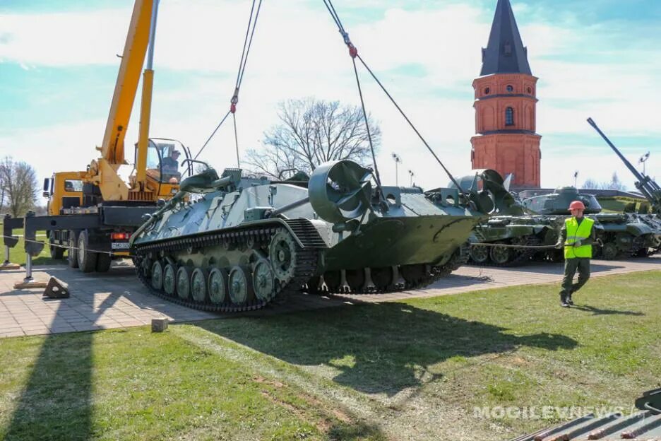 Купить под могилев. Буйничское поле танки. Мемориальный комплекс Буйничское поле в Могилеве. Могилев буническое поле. Буйничское поле Трошкин.