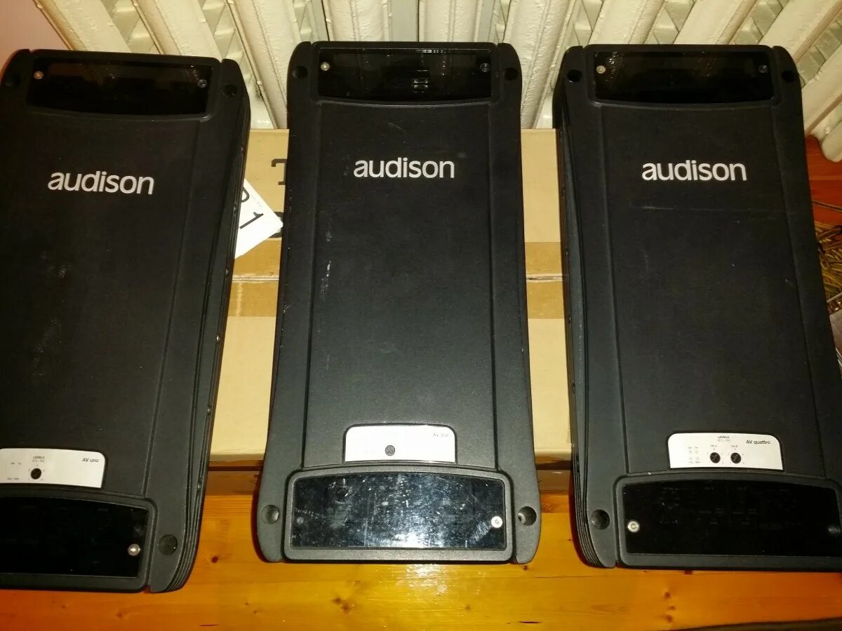 Audison av quattro. Audison voce av quattro. Audison voce av due. Audison quattro av bit in. Audison av