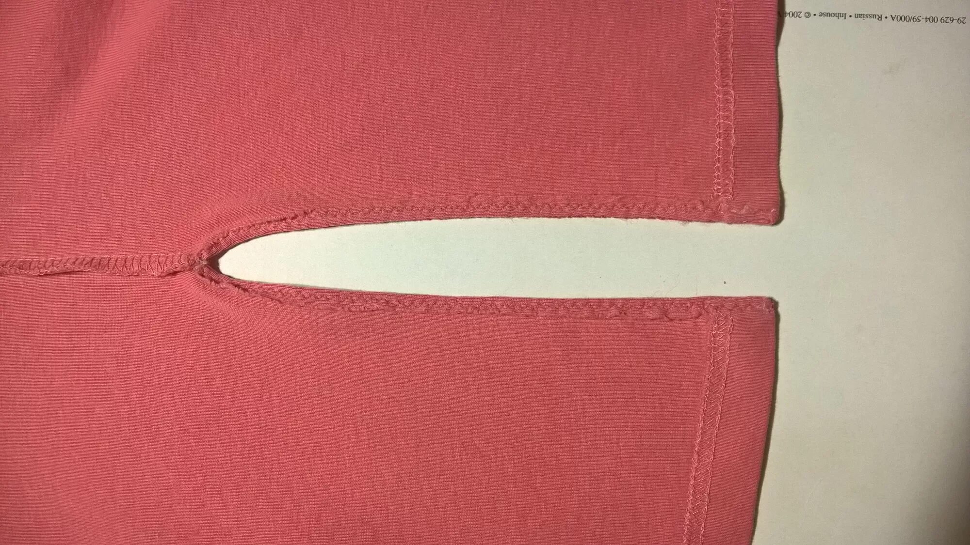 отработка разреза на платье. как обработать разрез на платье. обработка низа юбки с разрезом. разрез в боковом шве рубашки. обработка разреза в боковом шве.