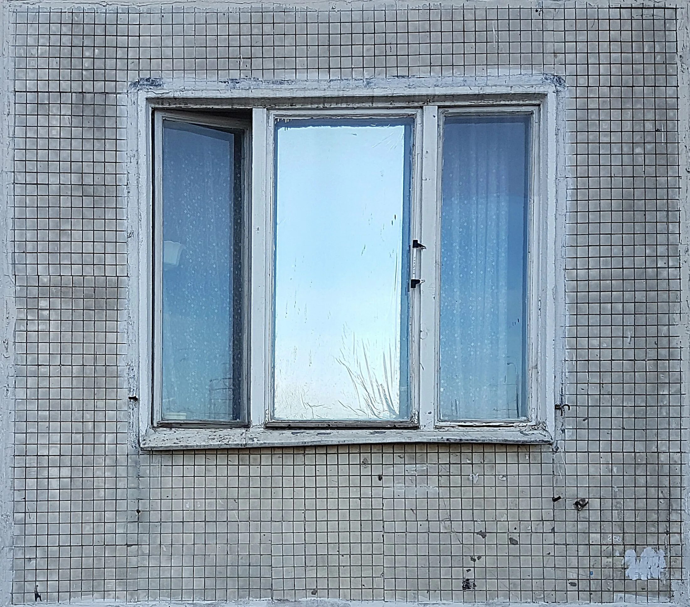 Окно хрущевка. Окна панельных домов. Советские окна. Советские пластиковые окна.