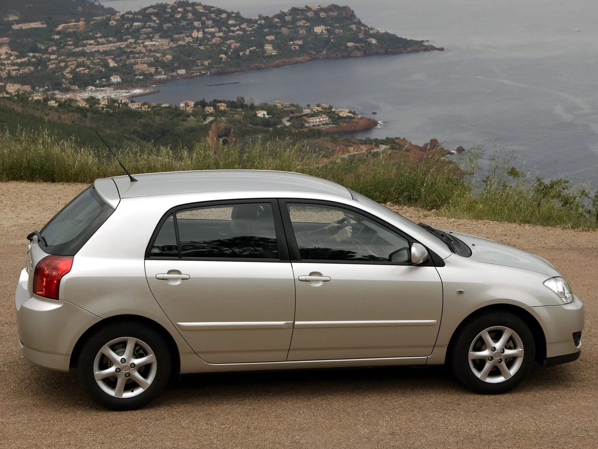 Тойоту 2006 хэтчбек. Toyota Corolla 2006 хэтчбек. Тойота Королла хэтчбек 2006. 2005 Toyota Corolla Hatchback. Toyota Corolla Hatchback 2006.