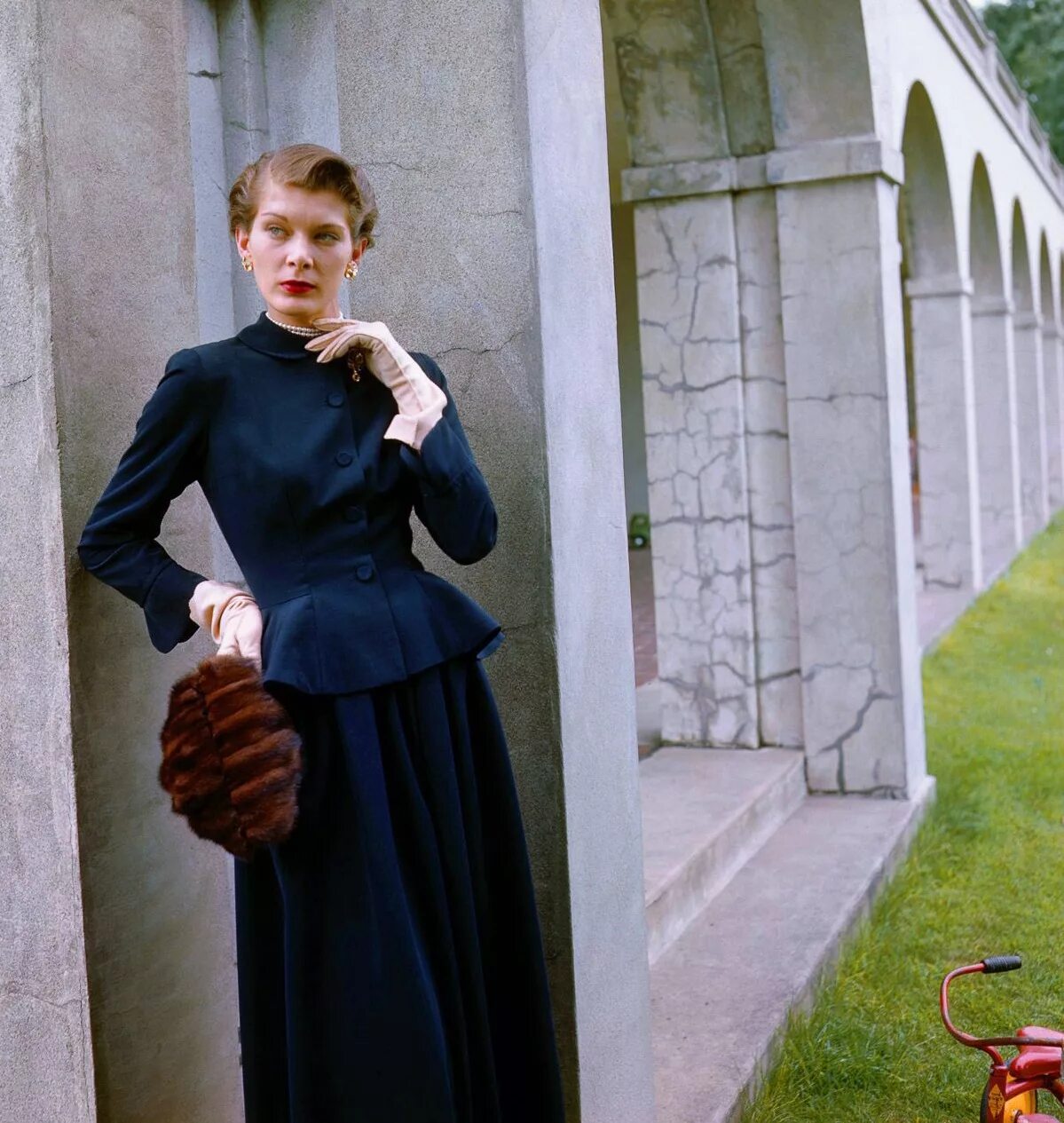 Америка 40-е мода. Стиль 40-х годов. Мода 1940 х. Платья кэтрин хепберн. 40е-50-е годы мода в великобритании.