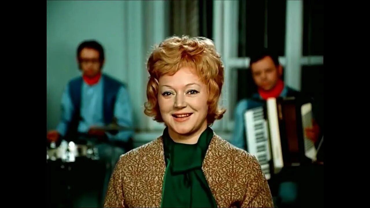 Крючкова - чёрное и белое. Большая перемена черное. Большая перемена черное. Крючкова - чёрное и белое. Большая перемена черное.