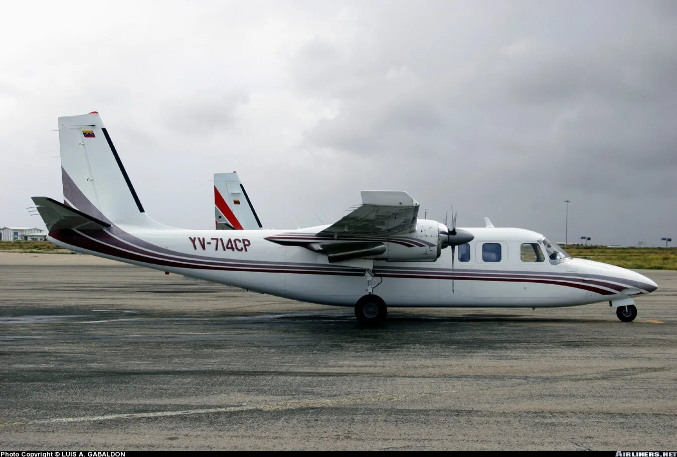 Turbo commander. Aero commander 680v. rockwell commander 680. турбо 680 самолет. rockwell aero commander 681.