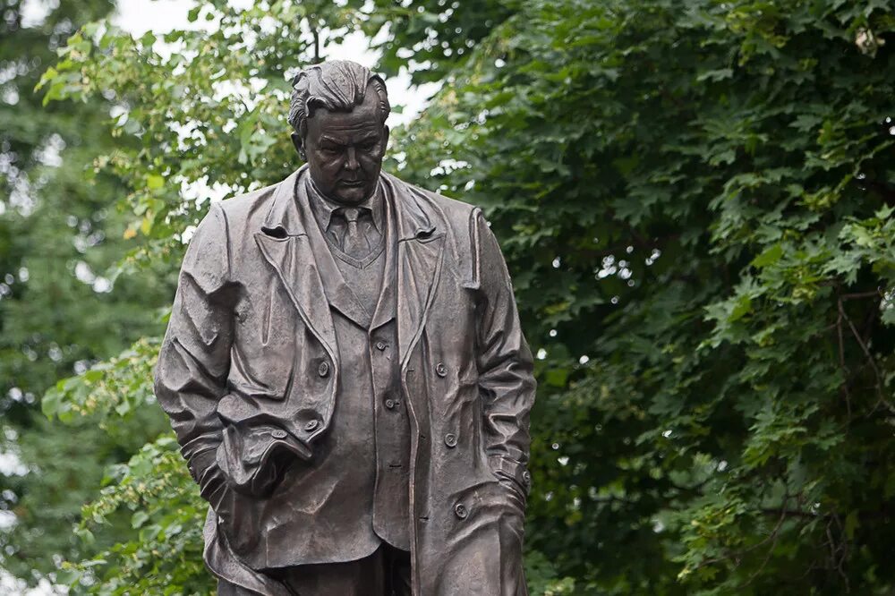 Памятник Твардовскому в Москве. Автор памятник Твардовскому в Москве. Памятник Александру Твардовскому. Назовите автора памятника