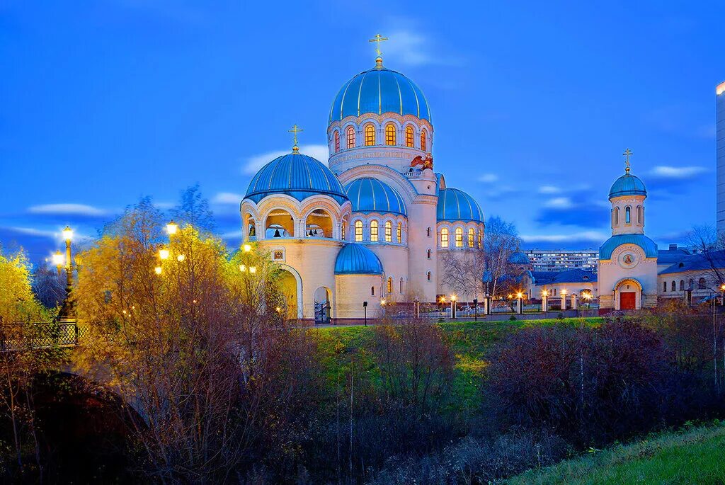 Собор троицы живоначальной в орехово-борисово. Храм троицы в орехово борисово. Храм живоначальной троицы в орехово-борисово. Храм живоначальной троицы, орехово-борисово, москва. Церковь живоначальной троицы в орехово-борисово.