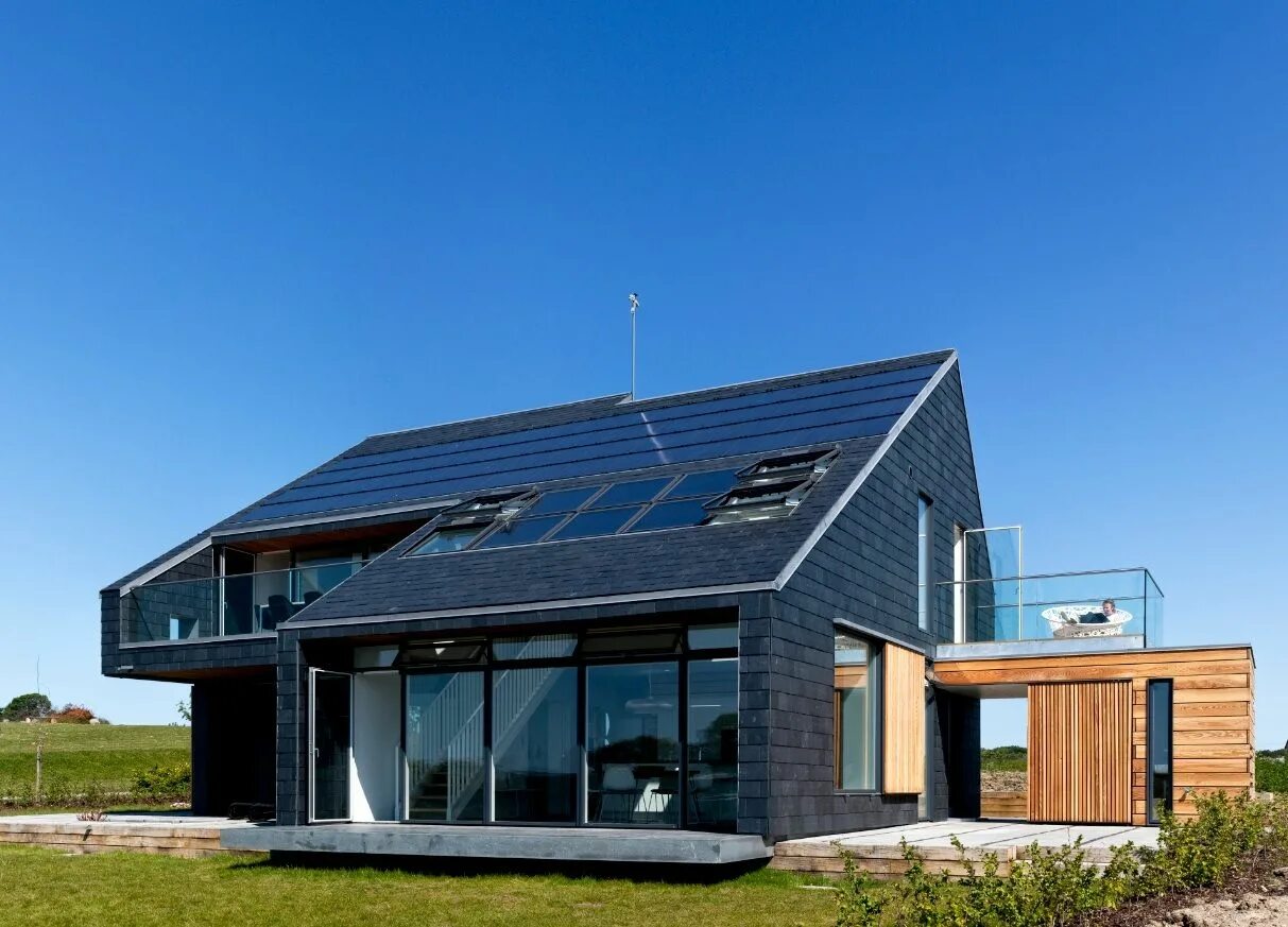 Энергоэффективные дома passive house. Энергоэффективные здания. Пассивный дом. Crossway house. Стеклянная кровля в частном доме.