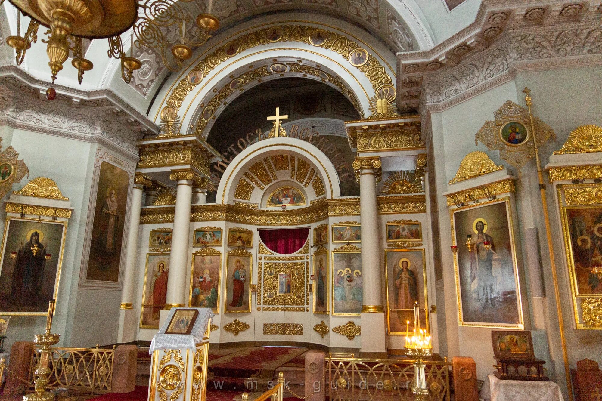 Даниловом свято троицком. Даниловский монастырь иконостас храма.