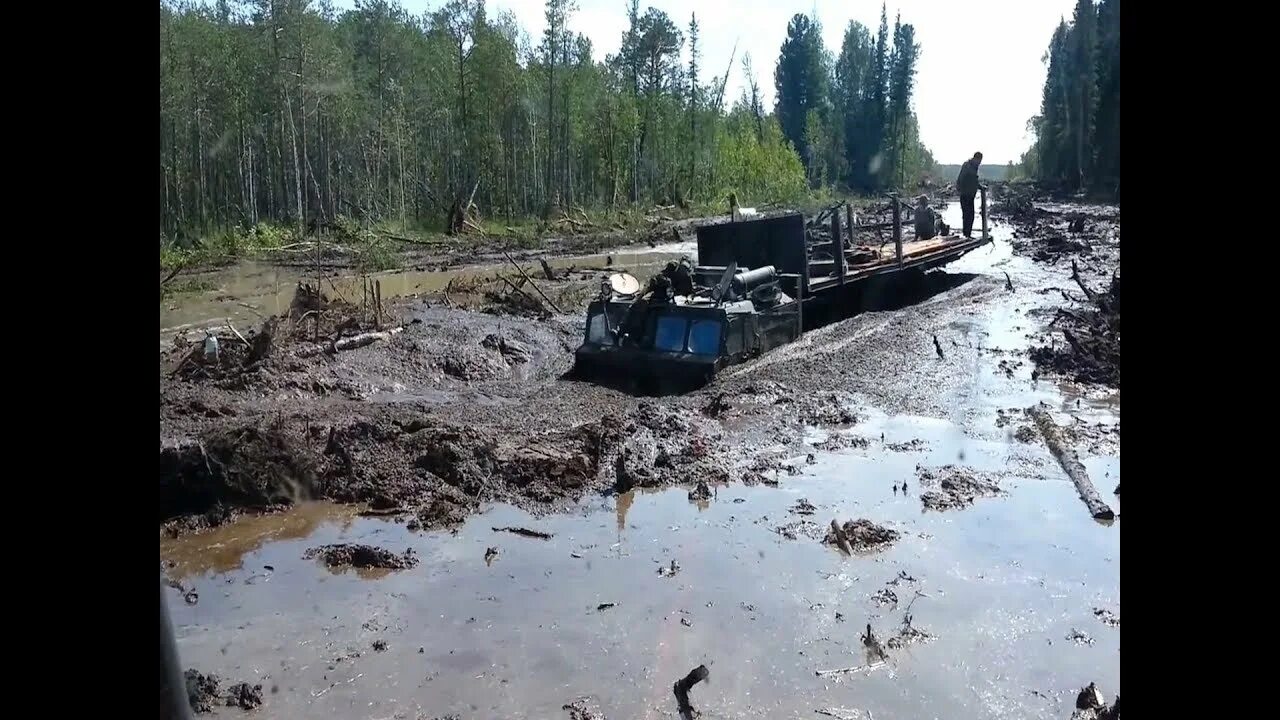 урал 4320 на севере. бездорожье севера зимники. дороги севера ямал распутица бездорожье. машина зимник. вездеходы бездорожье сибири зимники.