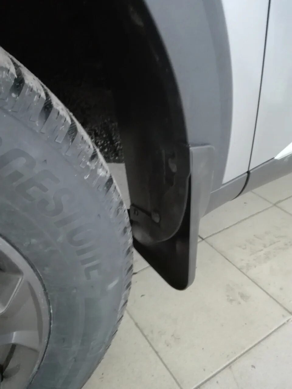 Брызговики haval f7 2025. Брызговики haval f7x. хавал f7x брызговики. установка брызговиков хавал джулиан.