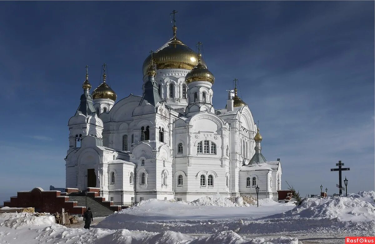 Новоиерусалимский монастырь ночью. Монастырь православный в москве. Монастыри русской церкви. Монастыри русской церкви. Монастыри русской церкви.