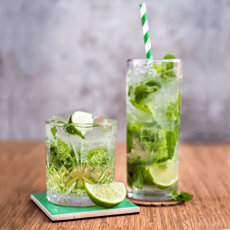 Мохито 18. Мохито Mojito безалкогольный. Коктейль Мохито безалкогольный. Mojito Classic коктейль. Мохито лимонад безалкогольный.