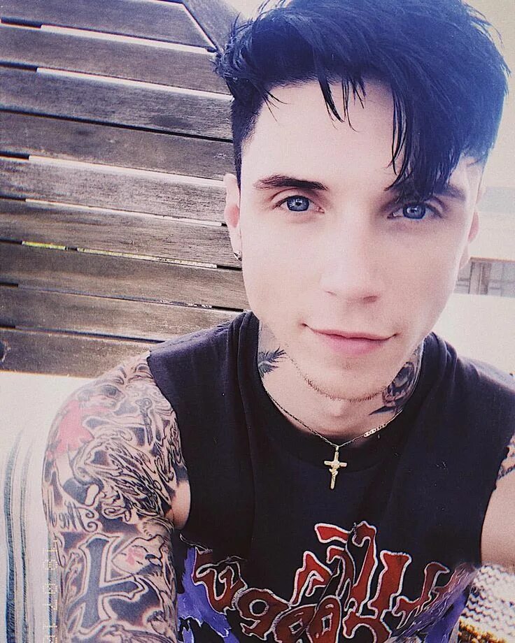 Andy andy us. Andy andy us. Энди бирсак we don't have to dance. Black veil brides вокалист. Andy andy us.