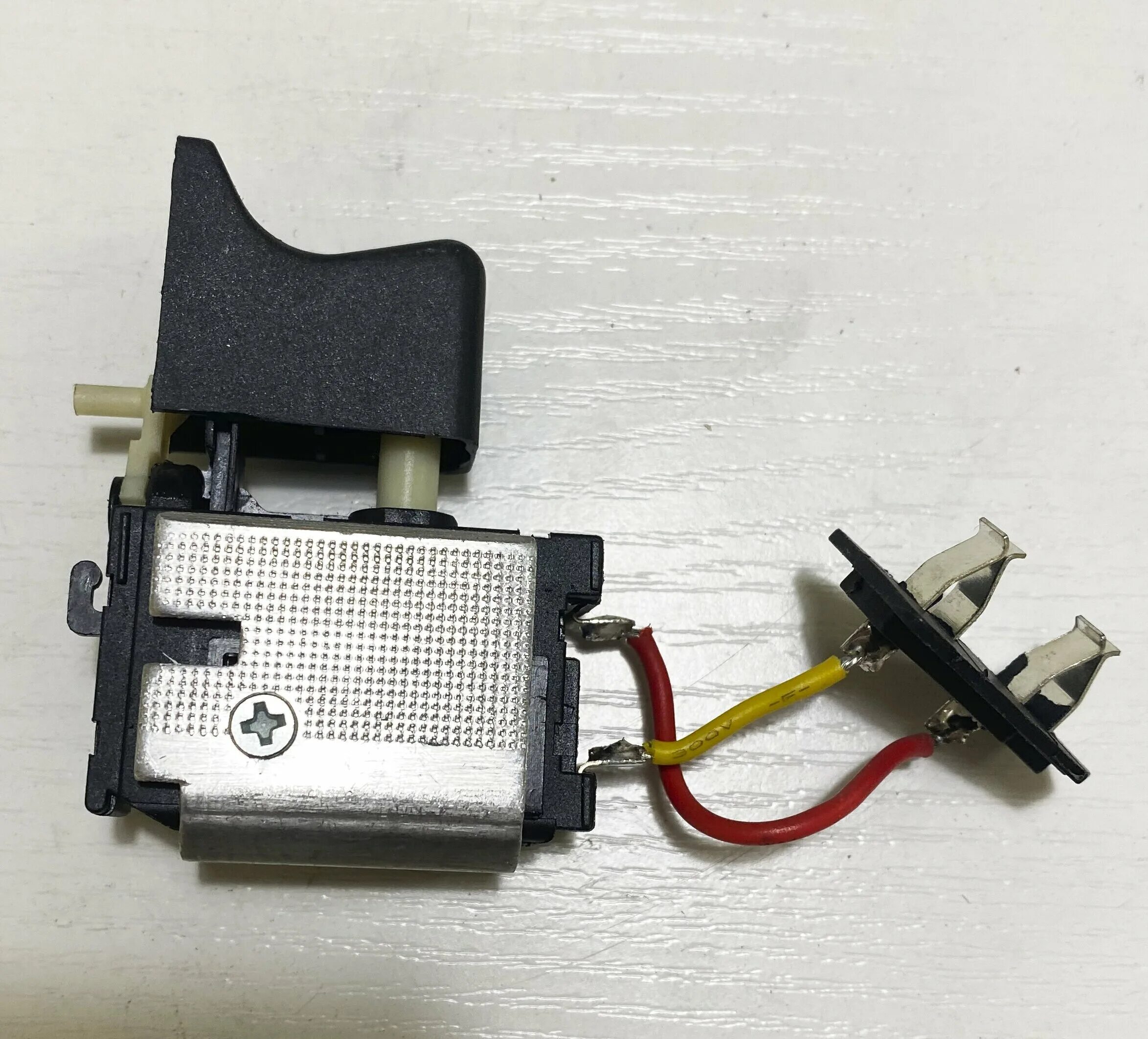 Кнопка шуруповерта hammer acd 123. Кнопка для шуруповерта штерн. 4 в. Кнопка для шуруповерта. Кнопка для шуруповерта.