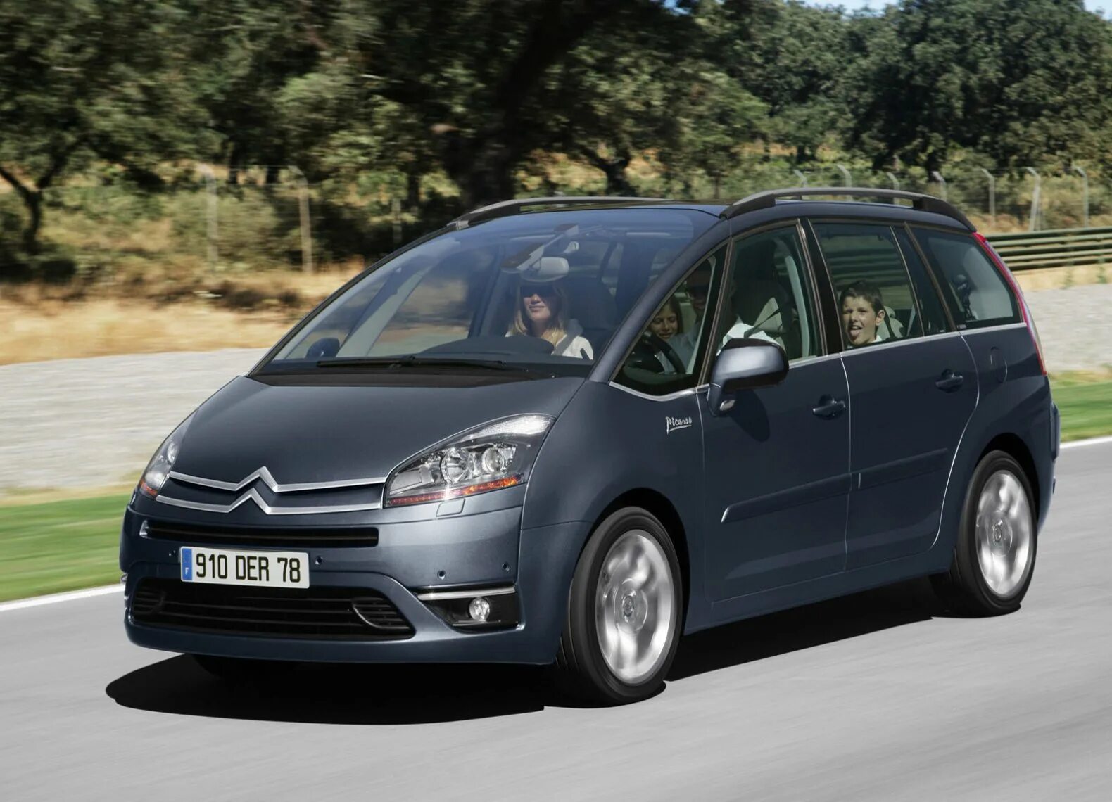 Citroen grand picasso. Ситроен ц4 гранд пикассо. ситроен с4 грант пикассо. ситроен c4 grand picasso. сетиоен с 4 пикасо грант.