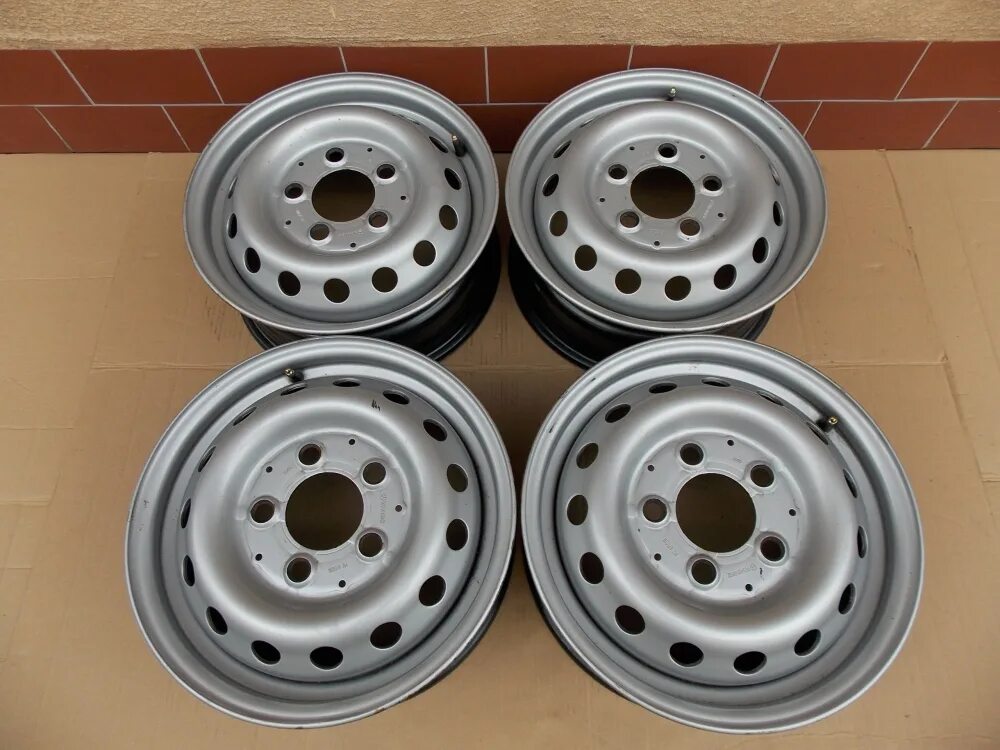 Диски спринтер 906 спарка r16. R16 sprinter დისკები. Диски спринтер размер. Диски спринтер размер. Колесные диски на спринтер 906.