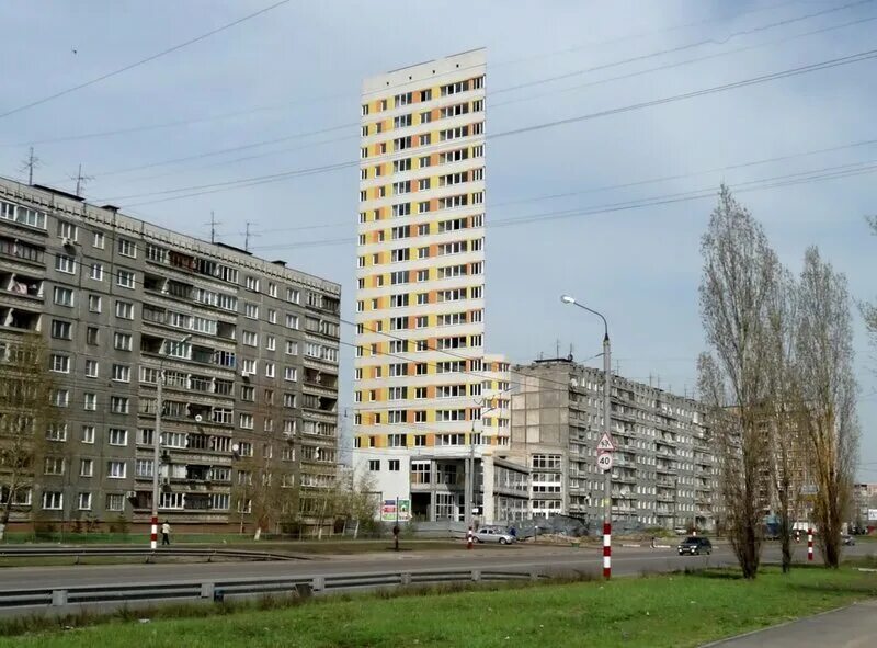 Плоский дом в екатеринбурге. Плоский дом в нижнем. Плоский дом в нижнем. Нижний новгород мещера плоский дом. Треугольный дом нижний новгород мещера.