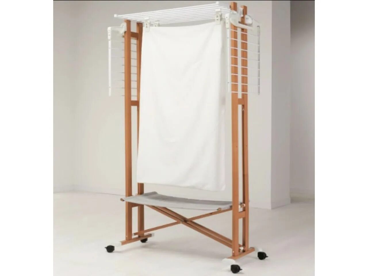 Конструкция для выбивания ковров. Сушилка gimi dinamik 20. Мешок для белья на опоре икеа. Вертикальная сушилка для белья. Каркас для корзины для белья.