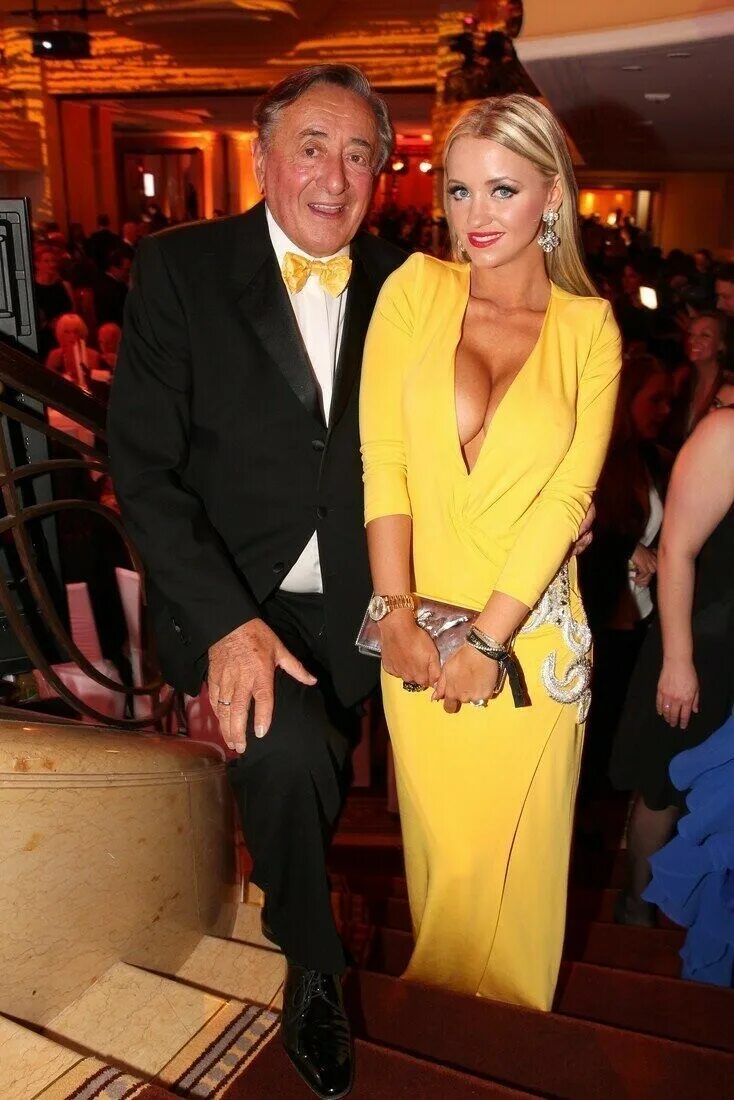 джослин периссе вильденштейн. королева версаля джеки сигел. актрисы жены миллиардеров. не настоящая жена миллиардера. дети миллиардеров.