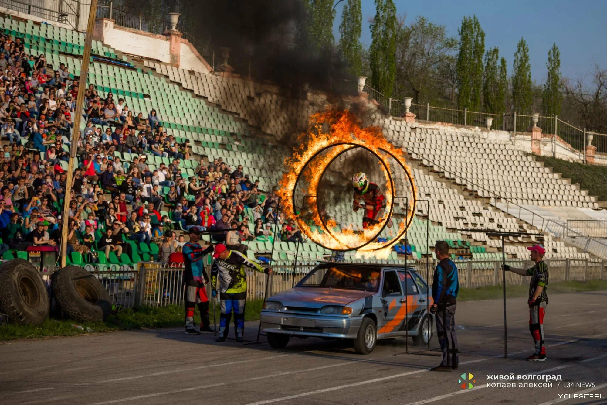 Сергей кочерга шоу каскадеров. Шоу каскадеров команда. Дмитрий горицкий шоу каскадеров. Шоу каскадеров 2021. Драйв шоу каскадеров.