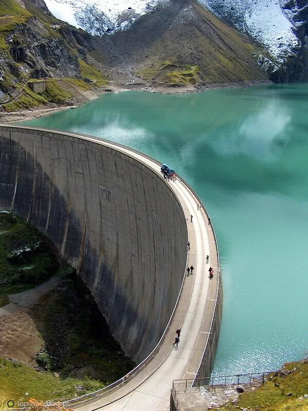 Между плотинами. Плотина итайпу в бразилии. Между плотинами. Гидротехника дамба плотина гэс. Гидротехнические сооружения.