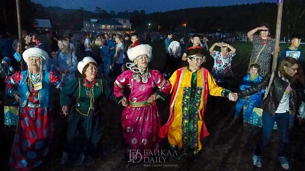 Бурятские ночь. Солнечная башня улан-удэ. Странные явления. Иволгинский дацан бурятия зимой. Лес бурятии ночью.