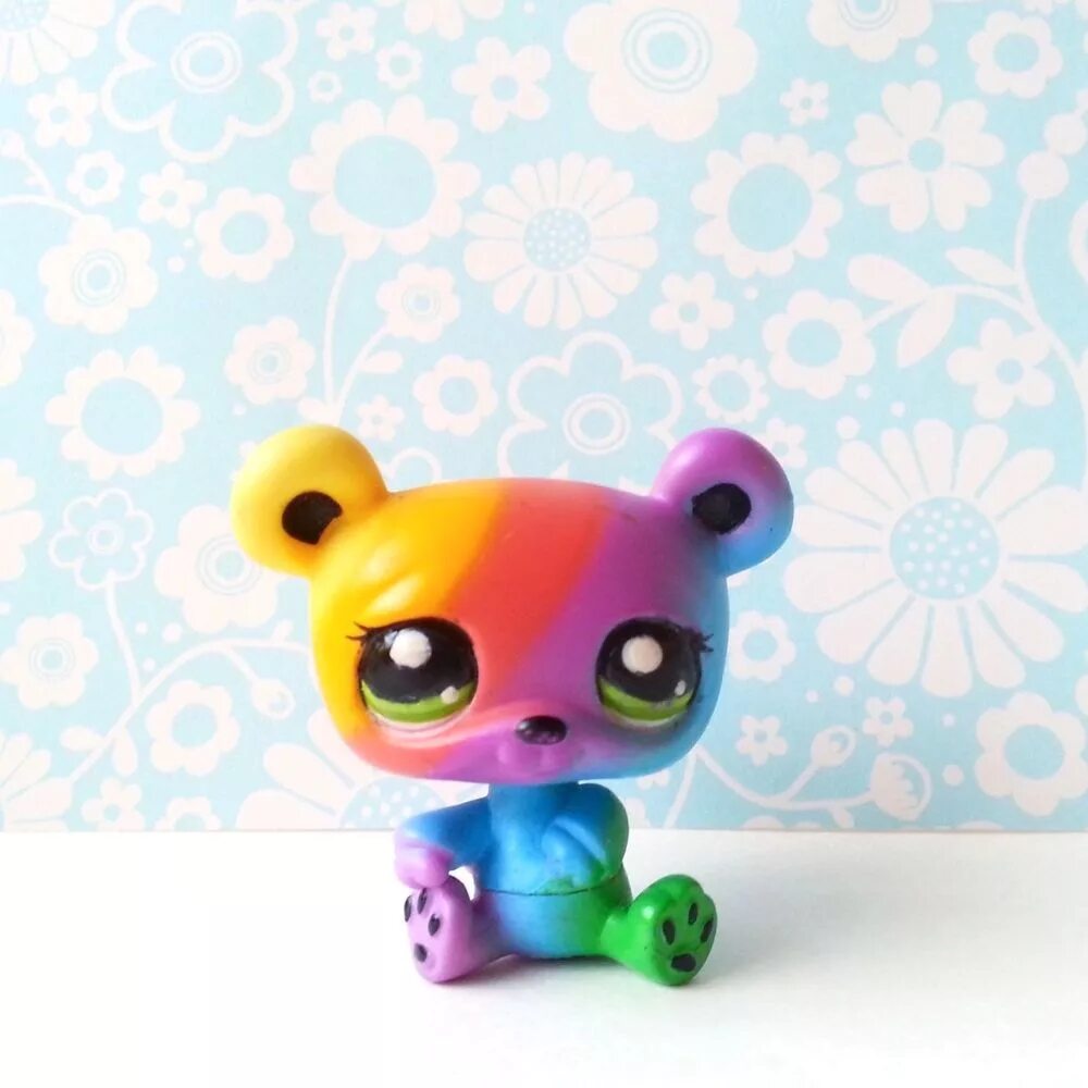 Rainbow pet. Littlest Pet shop Панда. Радужные лпс. Радужная коллекция лпс. Игрушка Hasbro LPS Радужная колллекция 2 радужных пета.