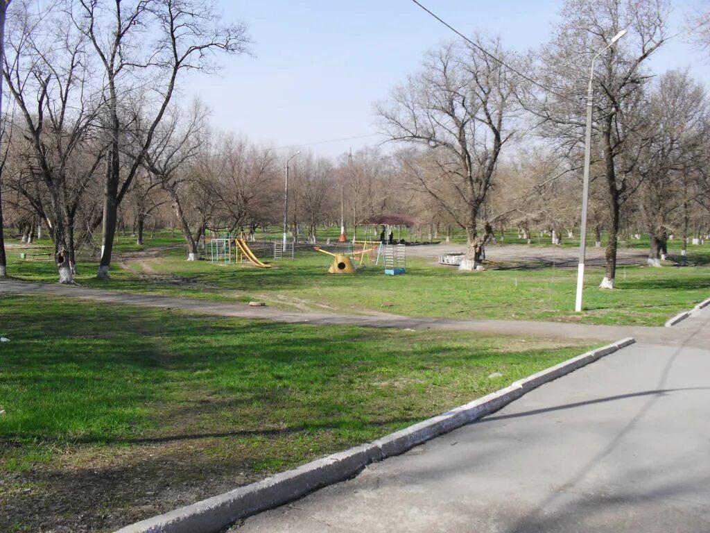 Г каменск парк. Каменск шахтинский парк городской. Переезд парк маяковского каменск шахтинский. Лога парк каменск шахтинск. Парк лога ростовская область.